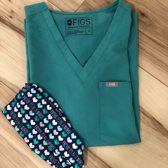 FIGS Tops - FIGS One Pocket Scrub Top